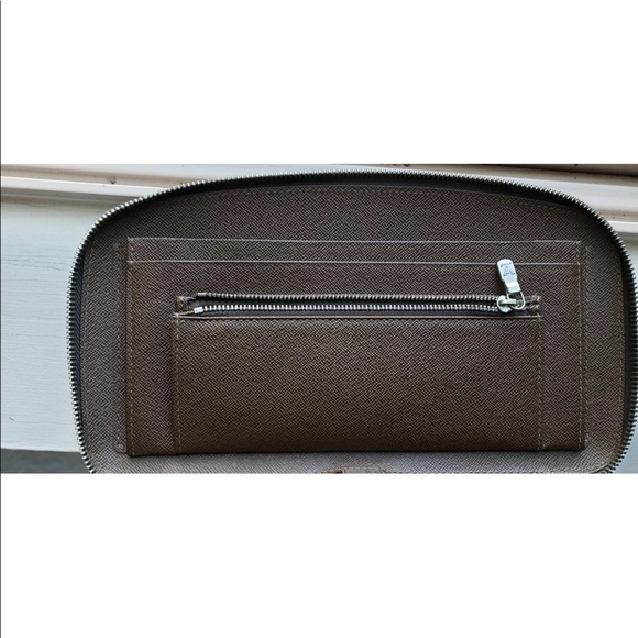 Louis Vuitton Clutch (Mens) Rare - Picture 4 of 8